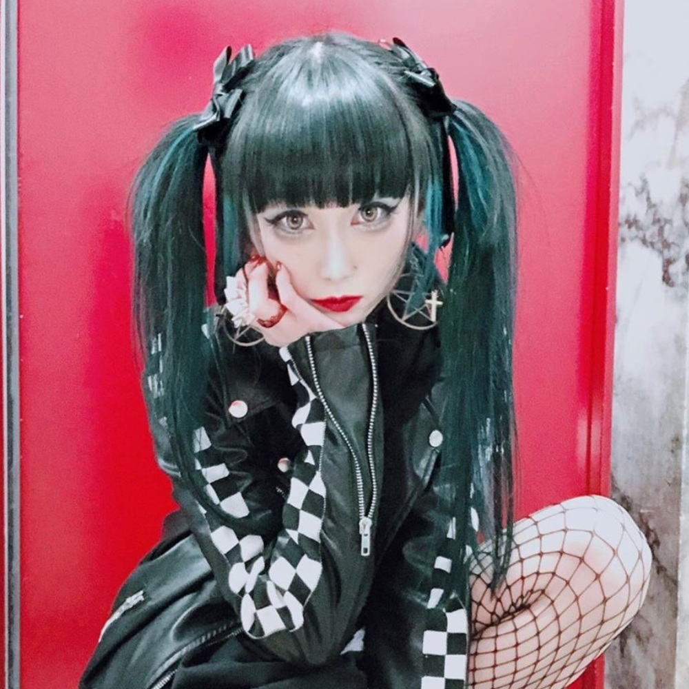 Meet your Posher, Johnny